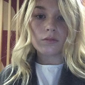 Meet your Posher, Lara